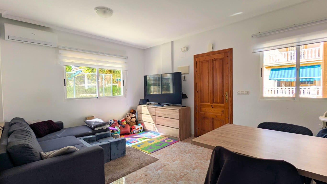 2 sypialnia Dom blizniak na sprzedaż w Playa Flamenca z basenem - 185 000 € (Ref: 9685133)