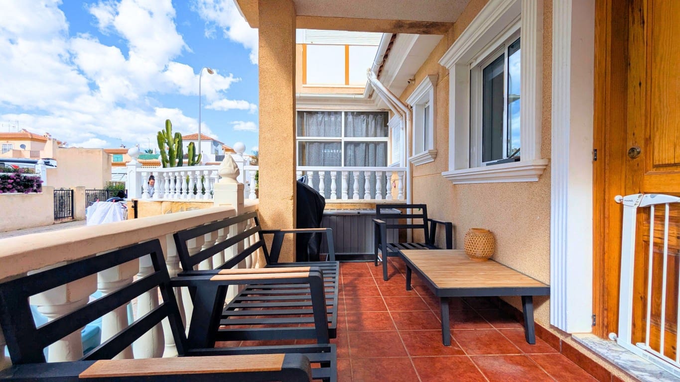 2 sypialnia Dom blizniak na sprzedaż w Playa Flamenca z basenem - 185 000 € (Ref: 9685133)