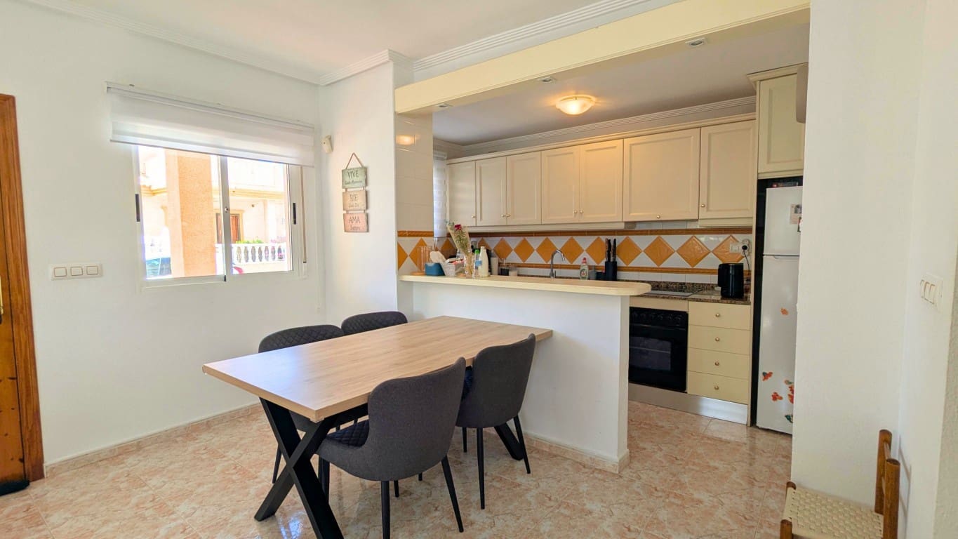 2 sypialnia Dom blizniak na sprzedaż w Playa Flamenca z basenem - 185 000 € (Ref: 9685133)