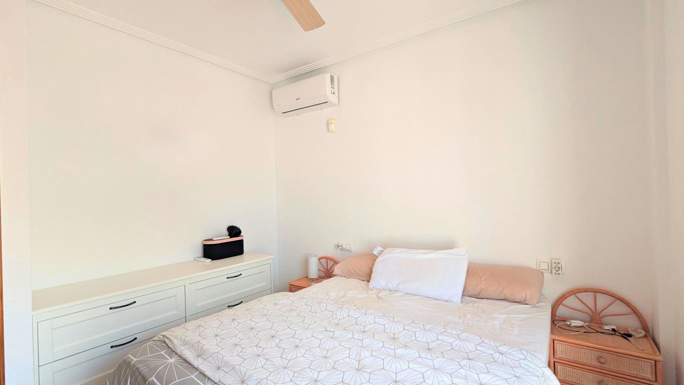 2 sypialnia Dom blizniak na sprzedaż w Playa Flamenca z basenem - 185 000 € (Ref: 9685133)