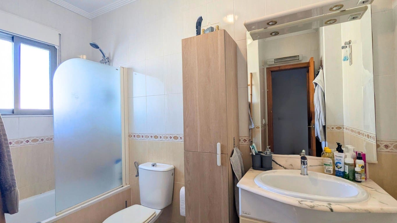 2 sypialnia Dom blizniak na sprzedaż w Playa Flamenca z basenem - 185 000 € (Ref: 9685133)