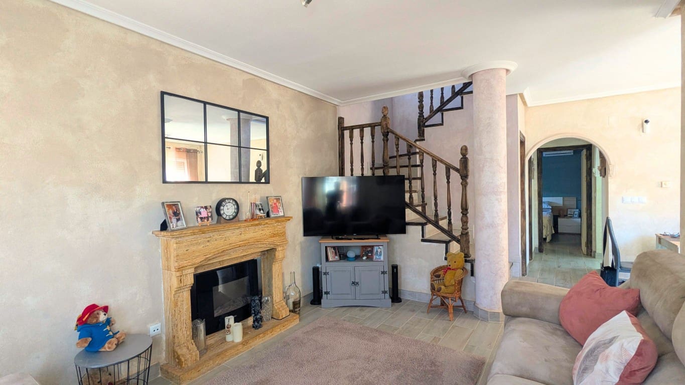 Chalet de 4 habitaciones en Bigastro en venta con piscina - 299.000 € (Ref: 9789478)