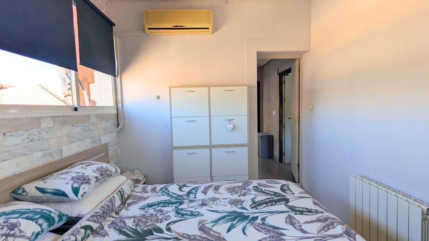 Chalet de 4 habitaciones en Bigastro en venta con piscina - 299.000 € (Ref: 9789478)