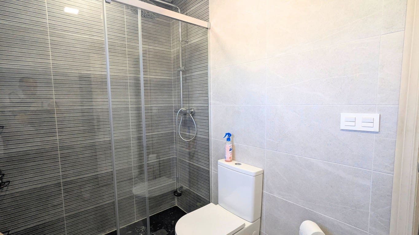 Chalet de 4 habitaciones en Bigastro en venta con piscina - 299.000 € (Ref: 9789478)