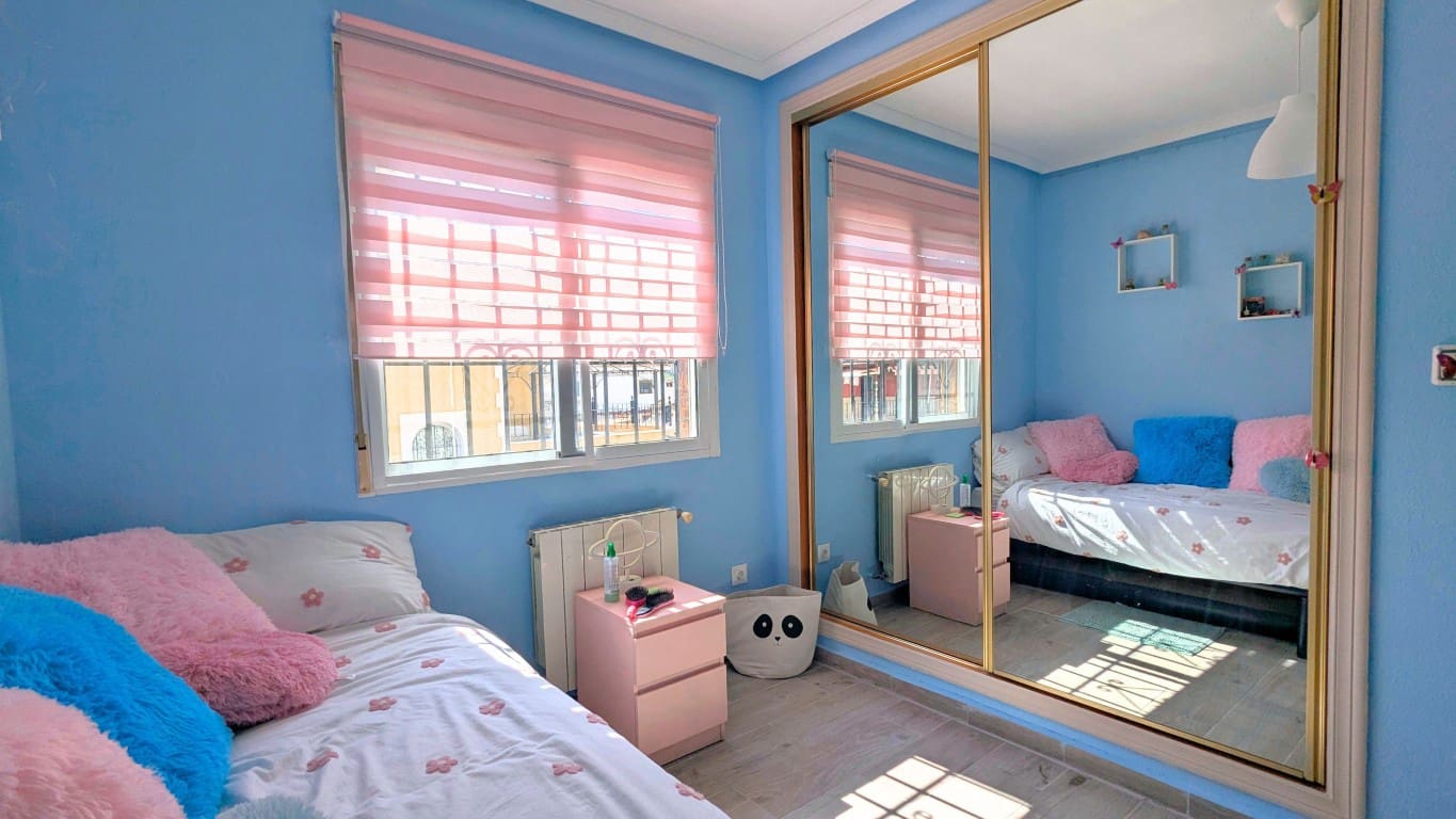 Chalet de 4 habitaciones en Bigastro en venta con piscina - 299.000 € (Ref: 9789478)