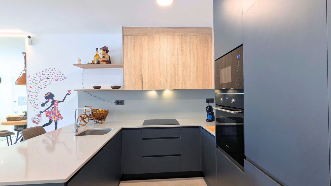 2 makuuhuone Huoneisto myytävänä paikassa Lo Crispin mukana uima-altaan - 229 000 € (Ref: 9789479)