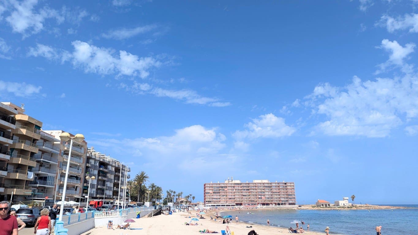 3 sovrum Lägenhet till salu i Torrevieja med garage - 369 000 € (Ref: 9807324)