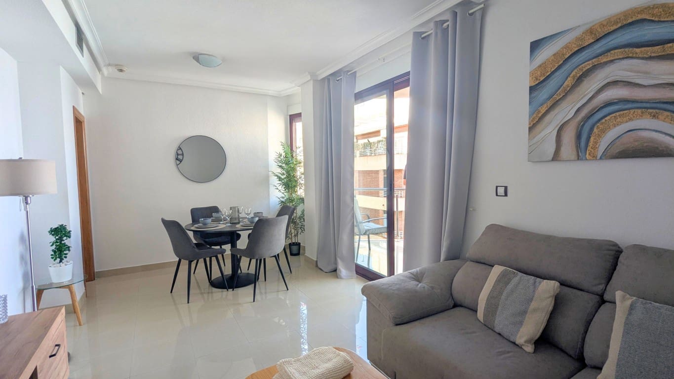 3 sovrum Lägenhet till salu i Torrevieja med garage - 369 000 € (Ref: 9807324)