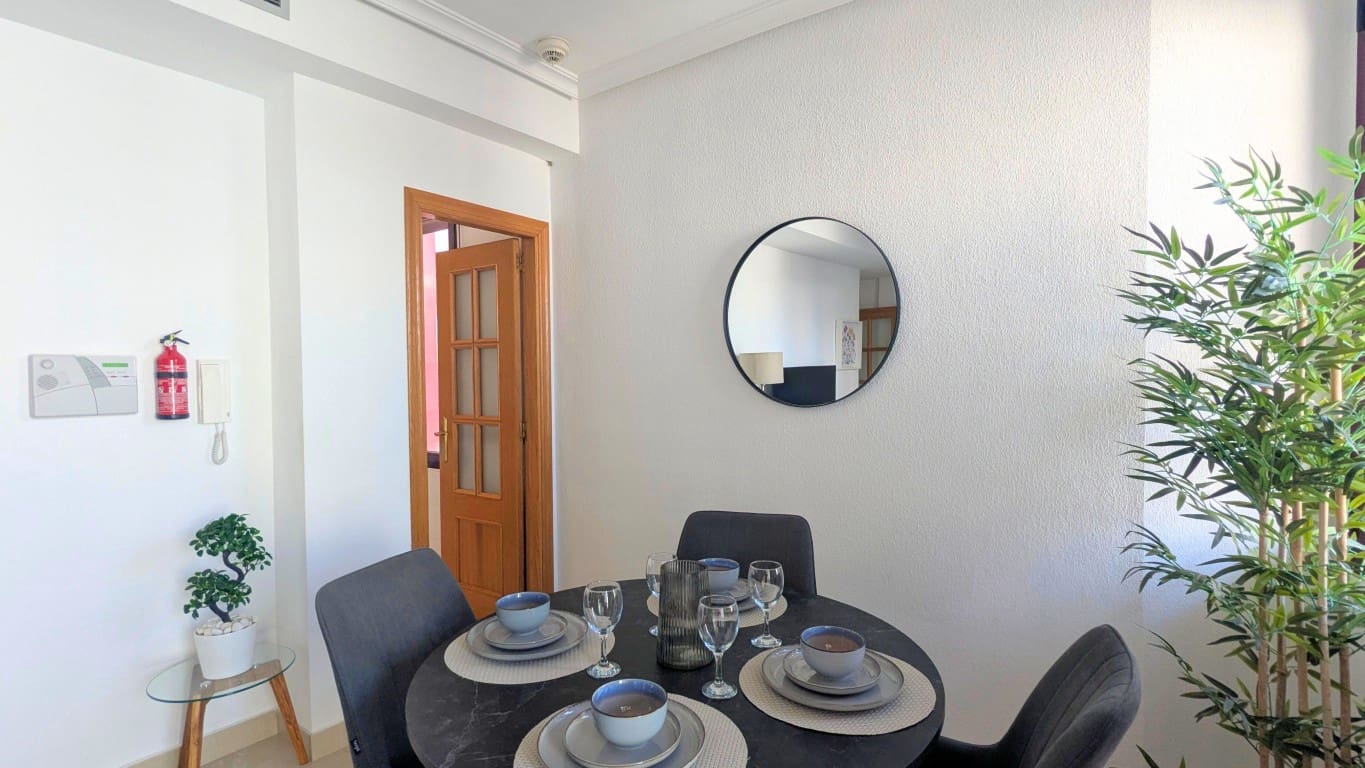 3 sovrum Lägenhet till salu i Torrevieja med garage - 369 000 € (Ref: 9807324)