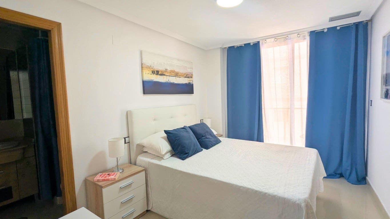 3 sovrum Lägenhet till salu i Torrevieja med garage - 369 000 € (Ref: 9807324)