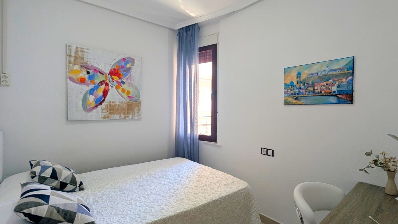3 sovrum Lägenhet till salu i Torrevieja med garage - 369 000 € (Ref: 9807324)