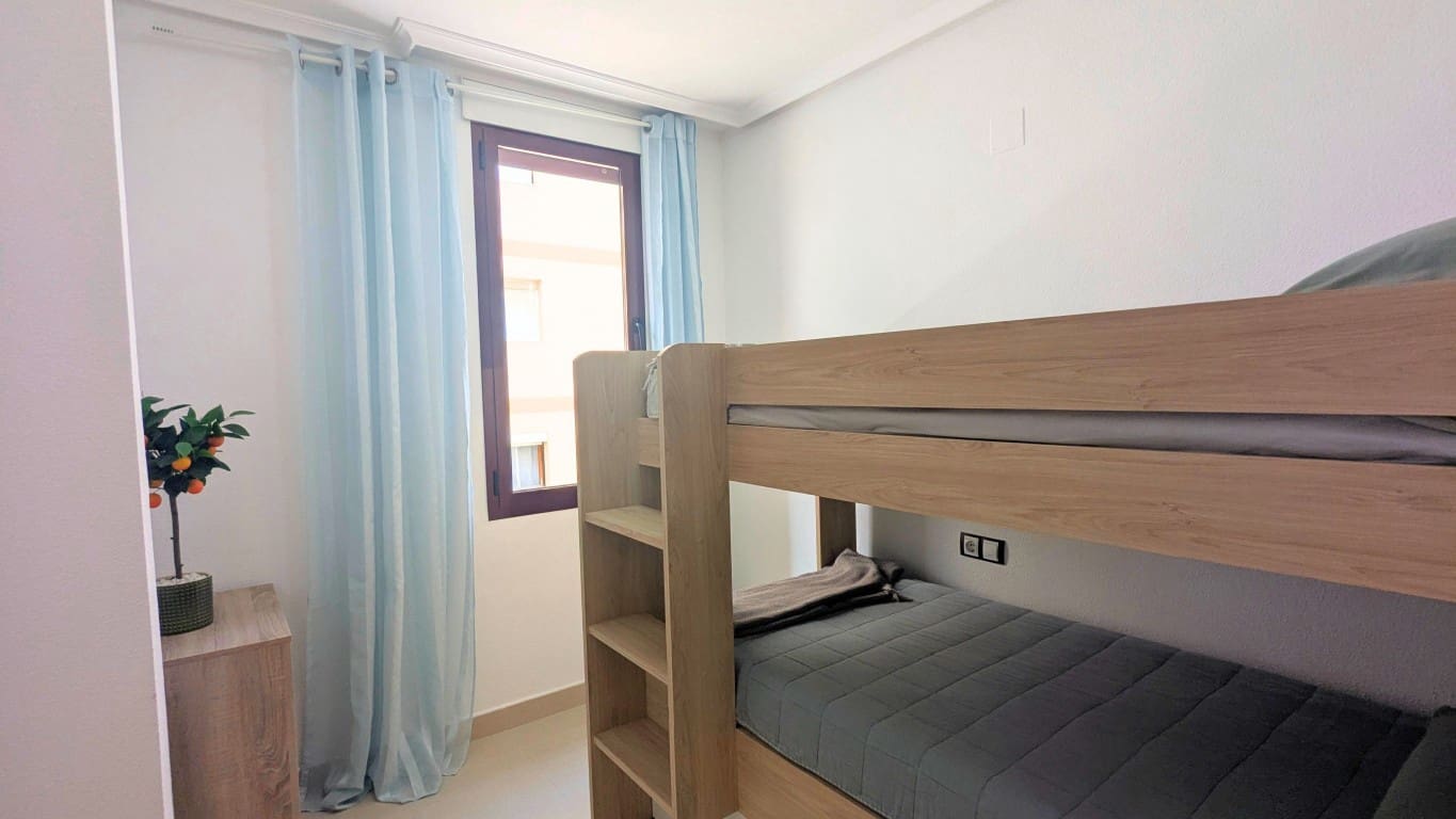 3 sovrum Lägenhet till salu i Torrevieja med garage - 369 000 € (Ref: 9807324)