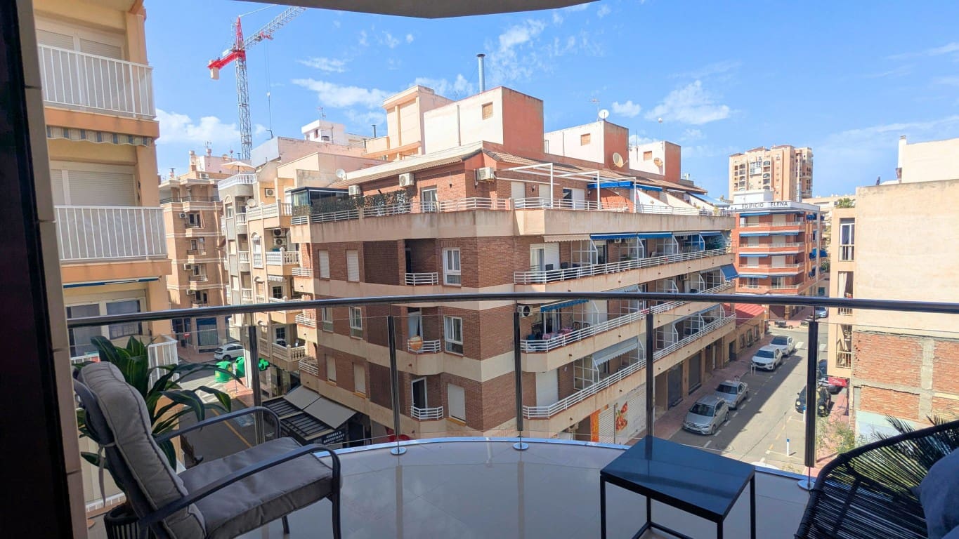 3 sovrum Lägenhet till salu i Torrevieja med garage - 369 000 € (Ref: 9807324)