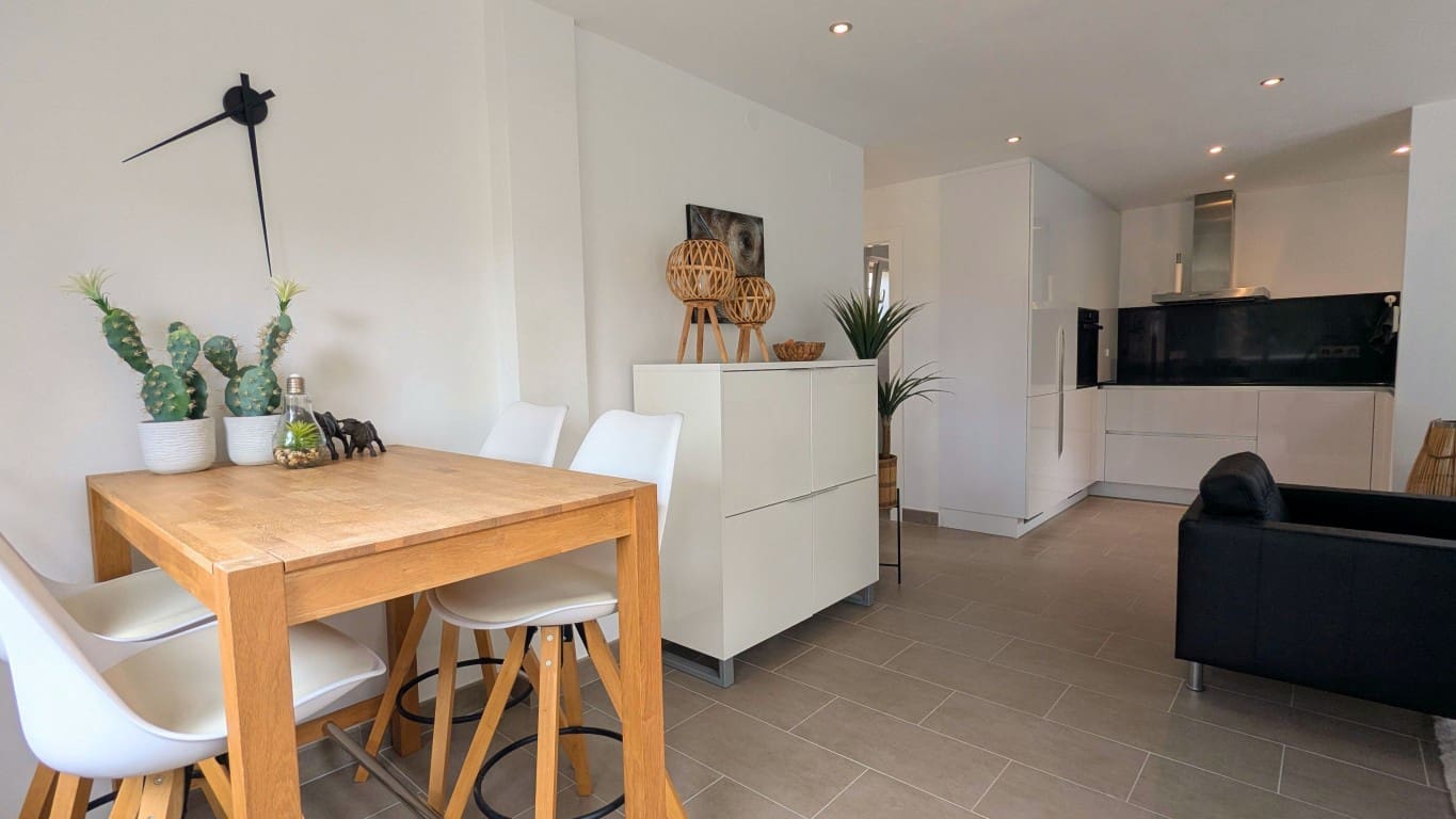 4 slaapkamer Halfvrijstaande villa te koop in Los Balcones met zwembad garage - € 349.000 (Ref: 9807330)