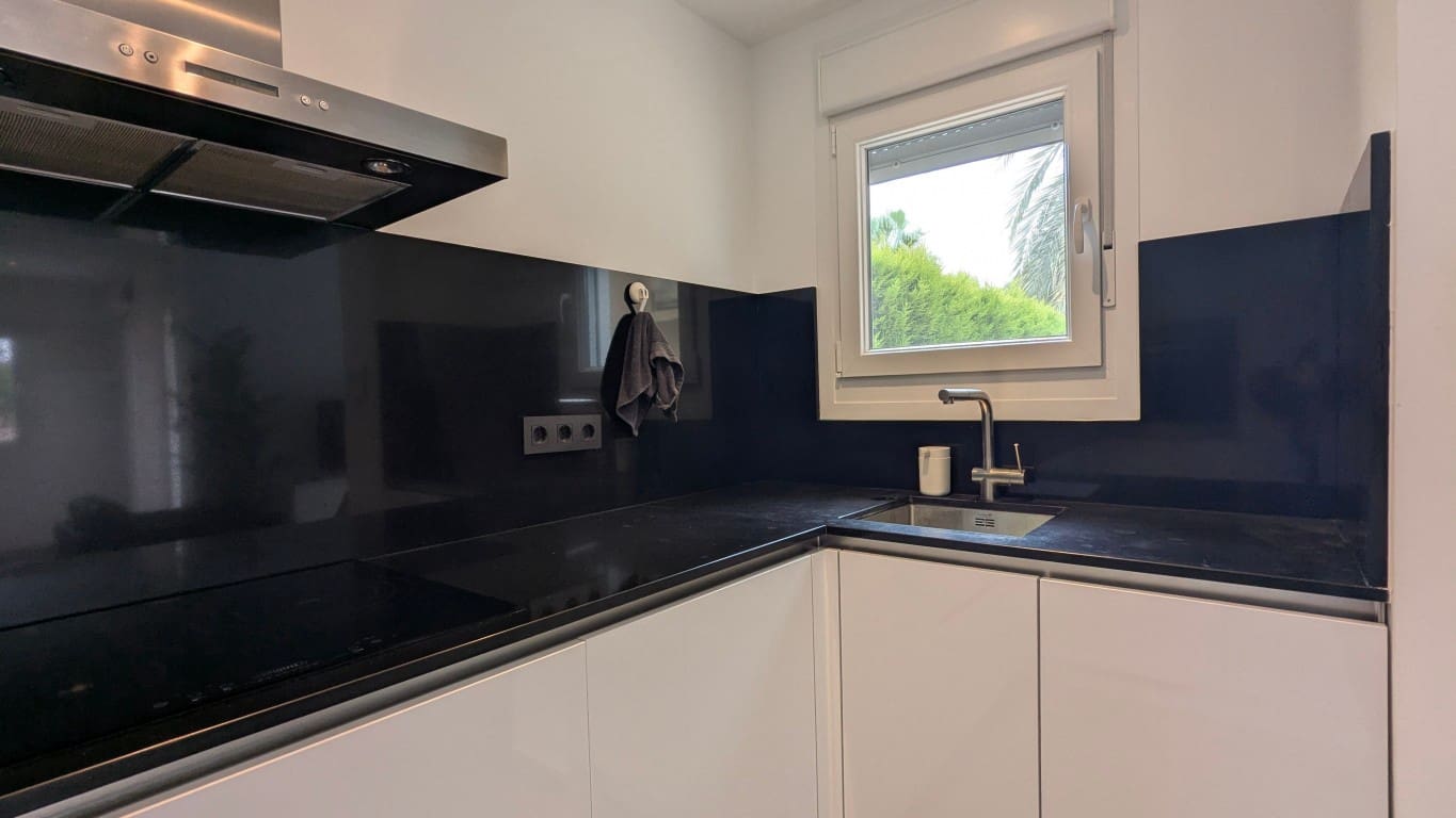 4 slaapkamer Halfvrijstaande villa te koop in Los Balcones met zwembad garage - € 349.000 (Ref: 9807330)