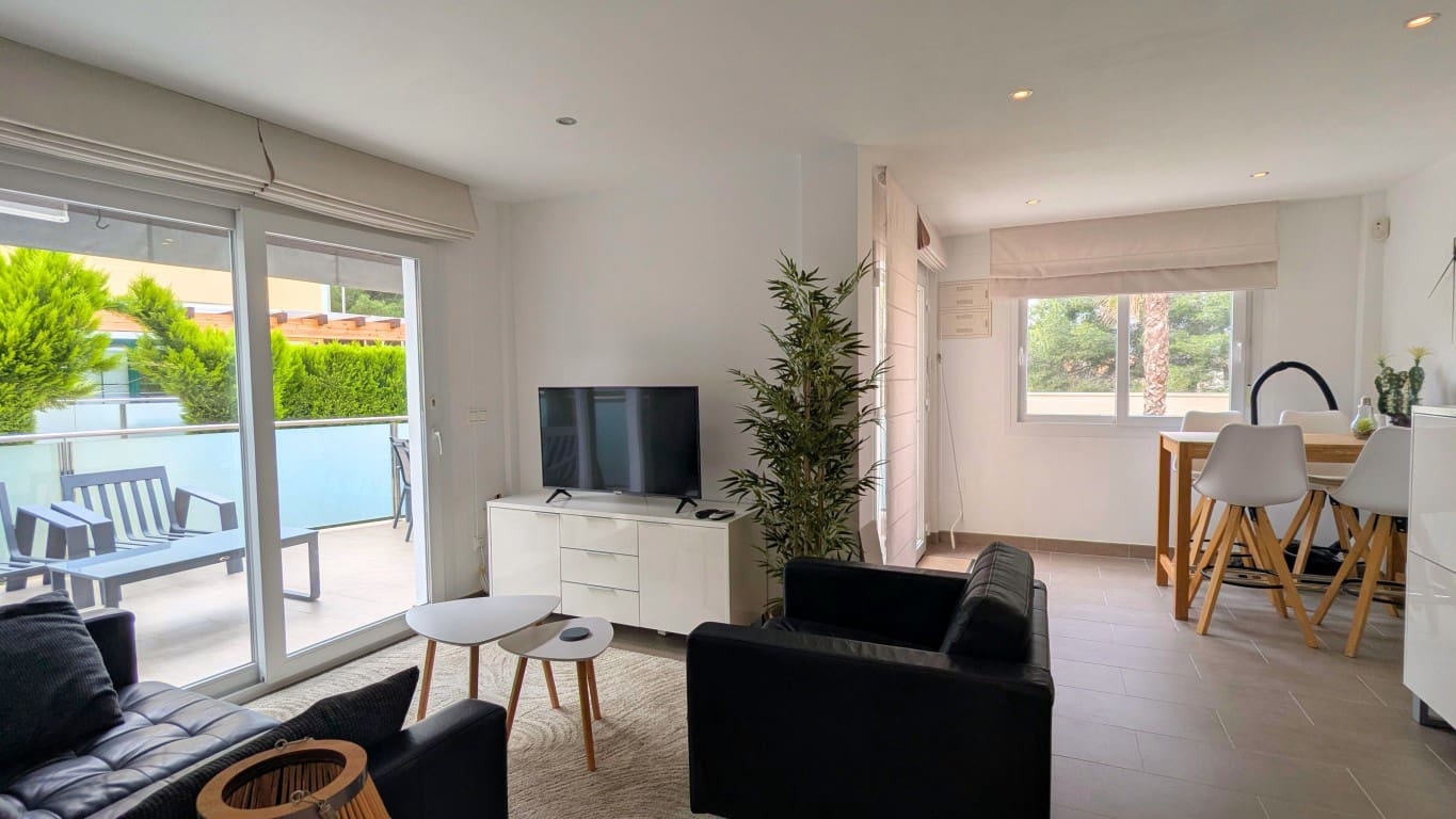 4 slaapkamer Halfvrijstaande villa te koop in Los Balcones met zwembad garage - € 349.000 (Ref: 9807330)