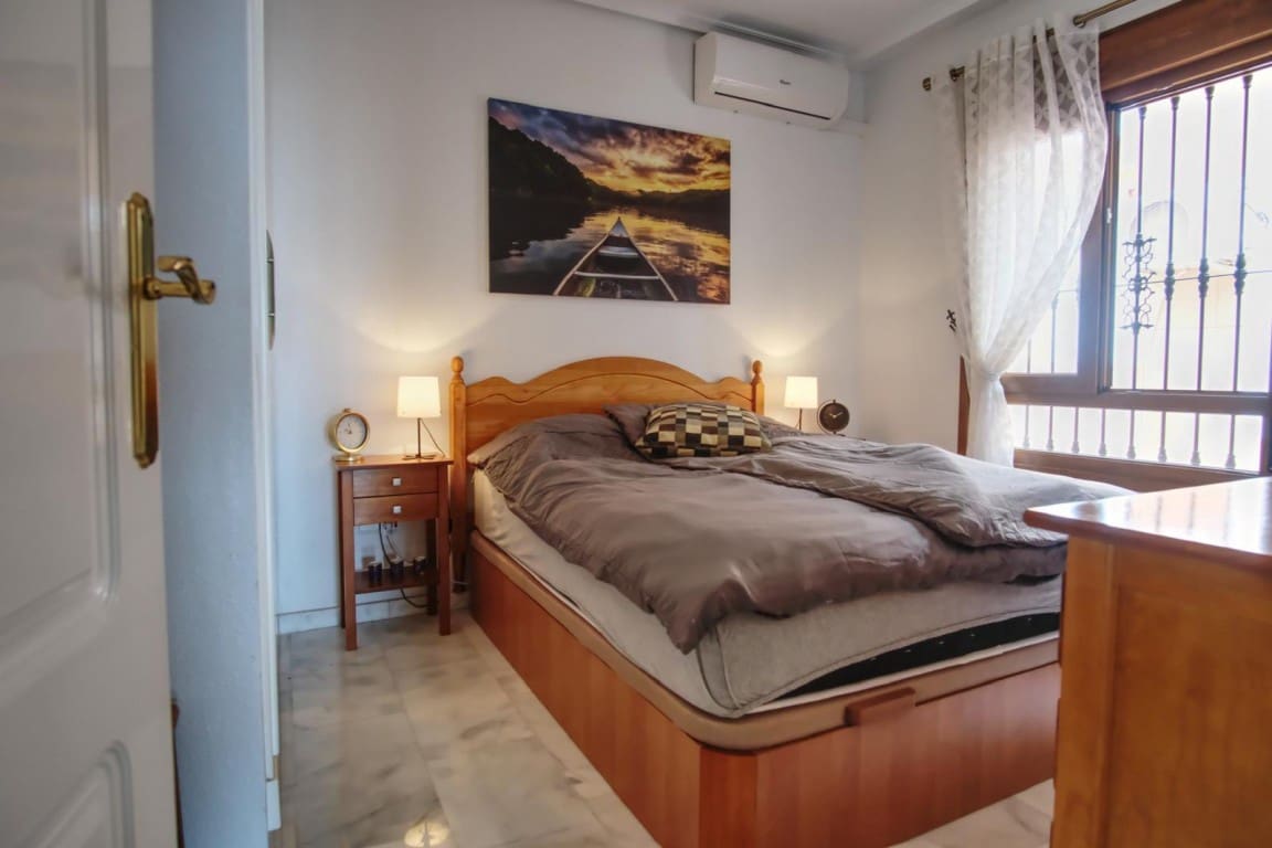 2 soverom Leilighet til salgs i Villamartin med svømmebasseng garasje - € 168 000 (Ref: 9816561)