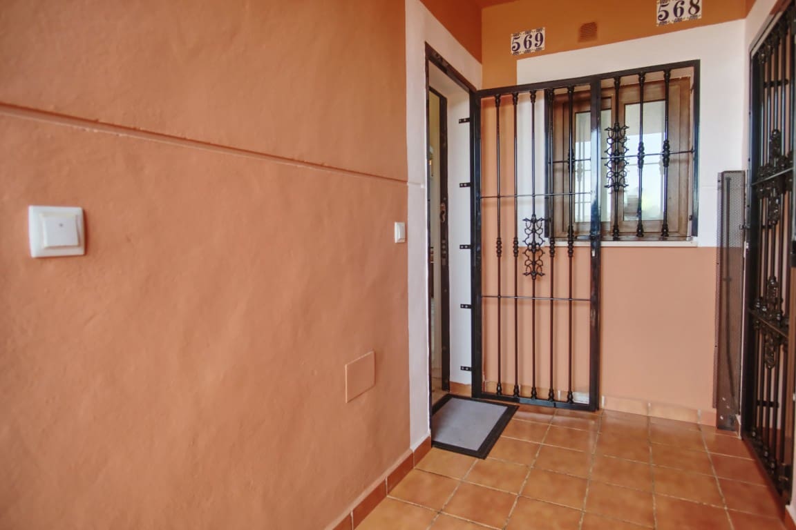2 soverom Leilighet til salgs i Villamartin med svømmebasseng garasje - € 168 000 (Ref: 9816561)