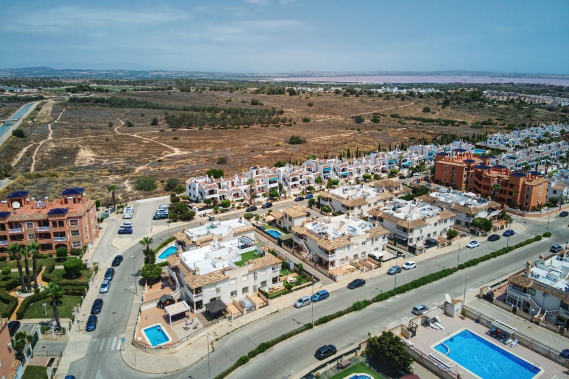 2 soverom Leilighet til salgs i Villamartin med svømmebasseng garasje - € 168 000 (Ref: 9816561)
