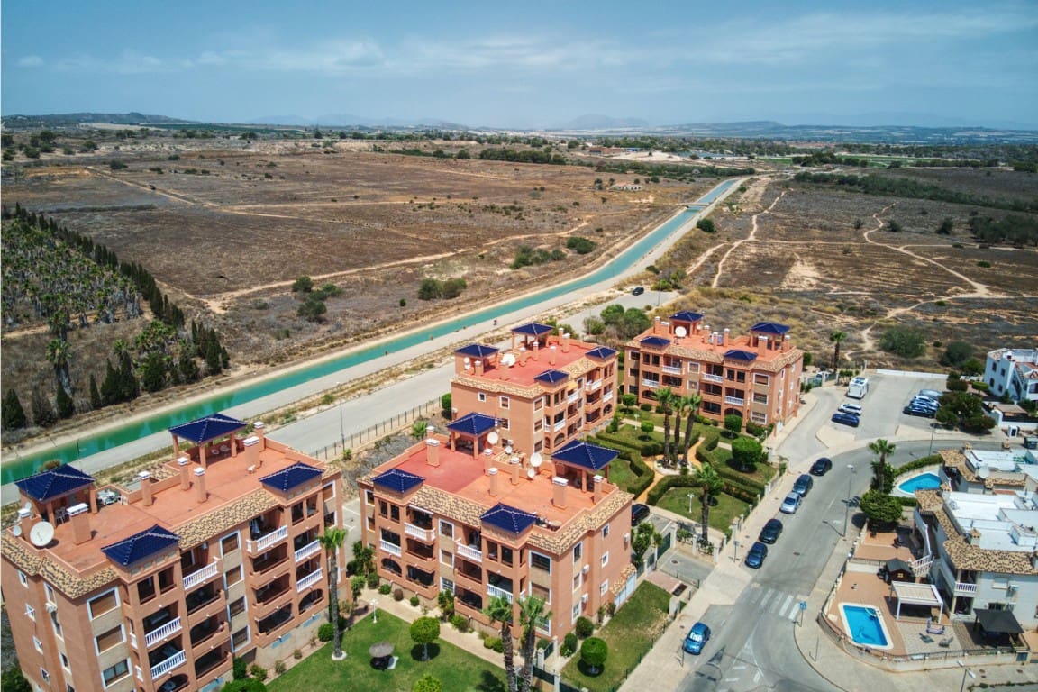 2 soverom Leilighet til salgs i Villamartin med svømmebasseng garasje - € 168 000 (Ref: 9816561)