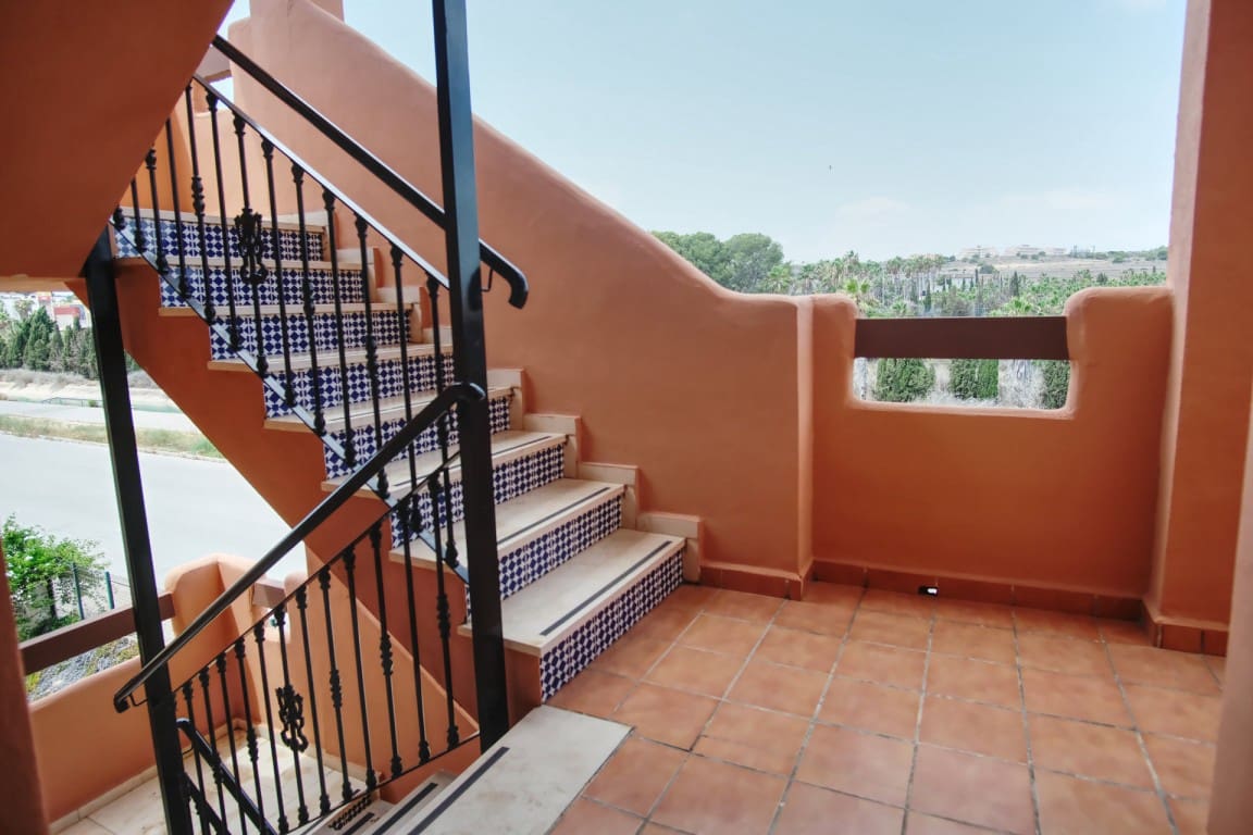 2 soverom Leilighet til salgs i Villamartin med svømmebasseng garasje - € 168 000 (Ref: 9816561)