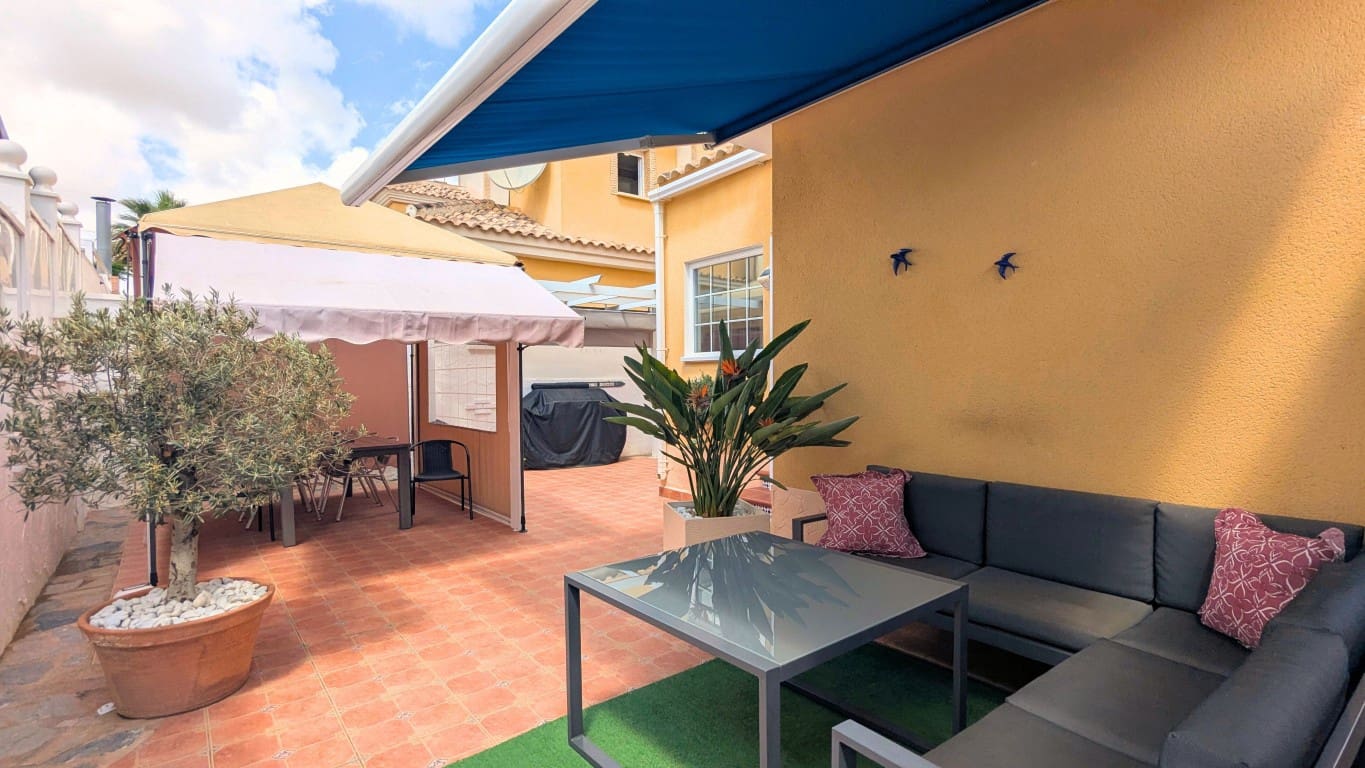 3 bedroom Villa for sale in Lo Crispin with pool garage - € 294,000 (Ref: 9935231)