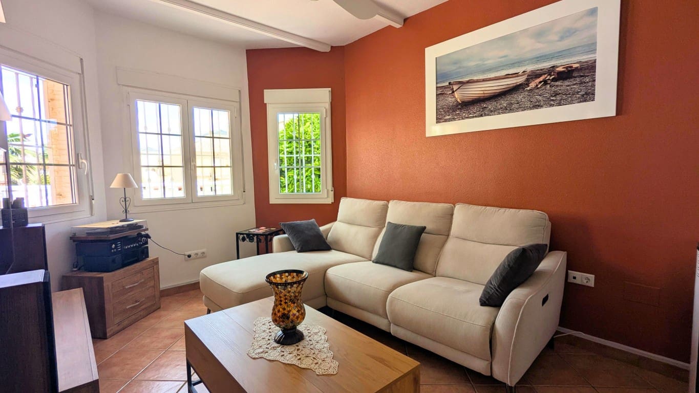 3 bedroom Villa for sale in Lo Crispin with pool garage - € 294,000 (Ref: 9935231)