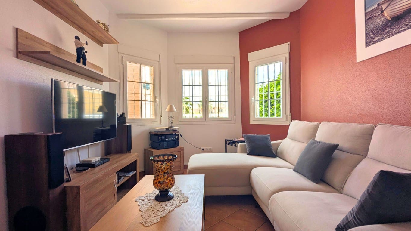 3 bedroom Villa for sale in Lo Crispin with pool garage - € 294,000 (Ref: 9935231)