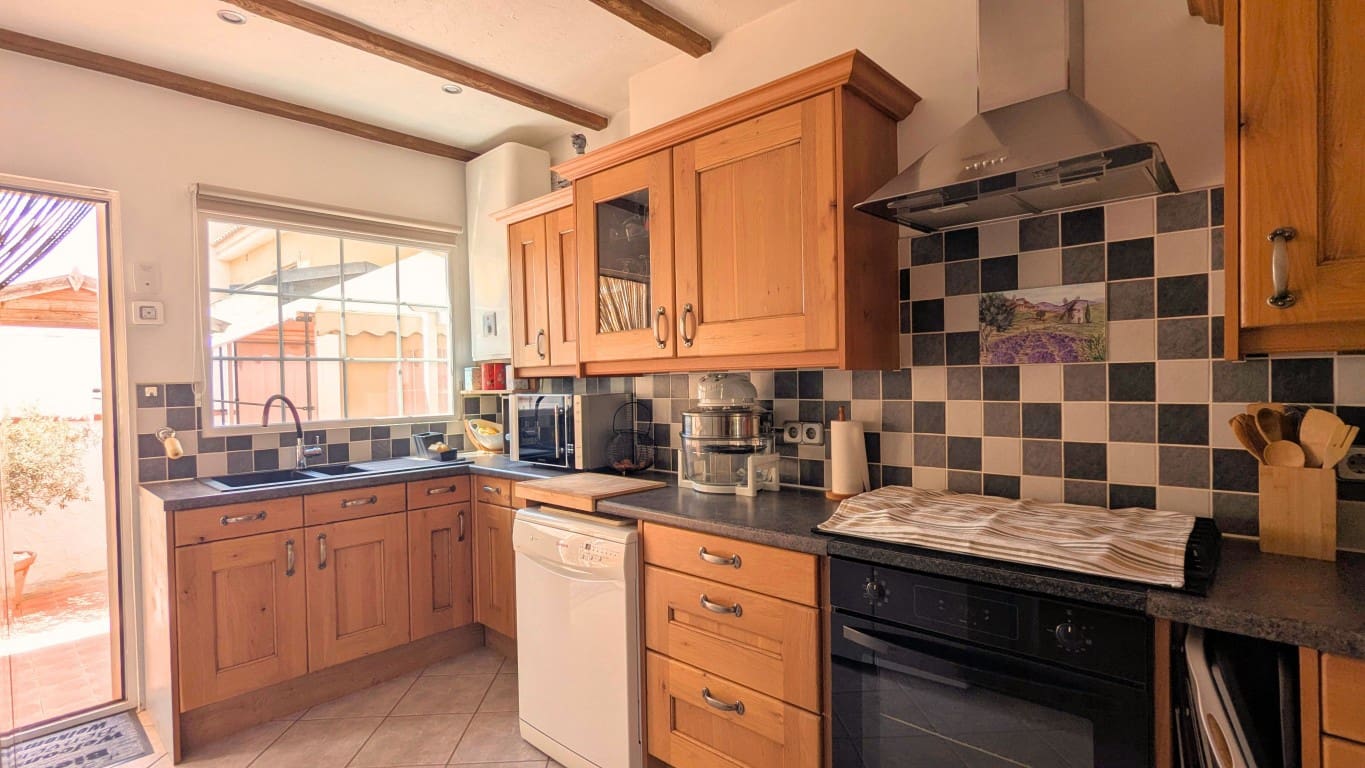 3 bedroom Villa for sale in Lo Crispin with pool garage - € 294,000 (Ref: 9935231)