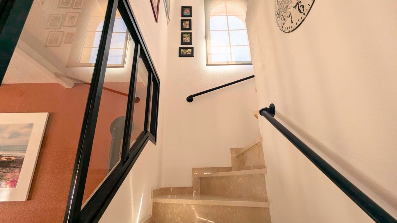 3 bedroom Villa for sale in Lo Crispin with pool garage - € 294,000 (Ref: 9935231)