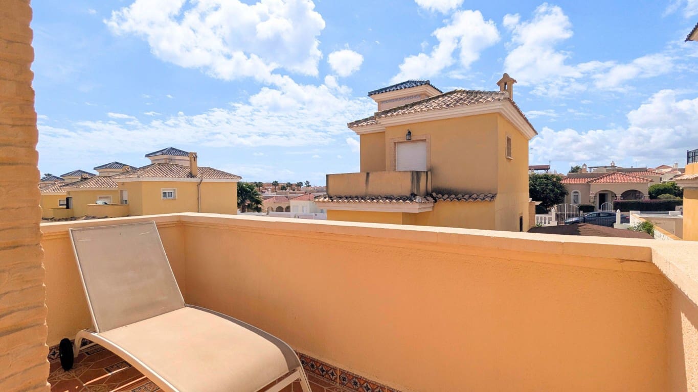 3 bedroom Villa for sale in Lo Crispin with pool garage - € 294,000 (Ref: 9935231)