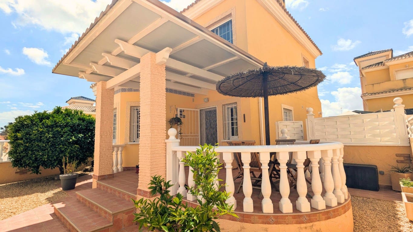 3 bedroom Villa for sale in Lo Crispin with pool garage - € 294,000 (Ref: 9935231)