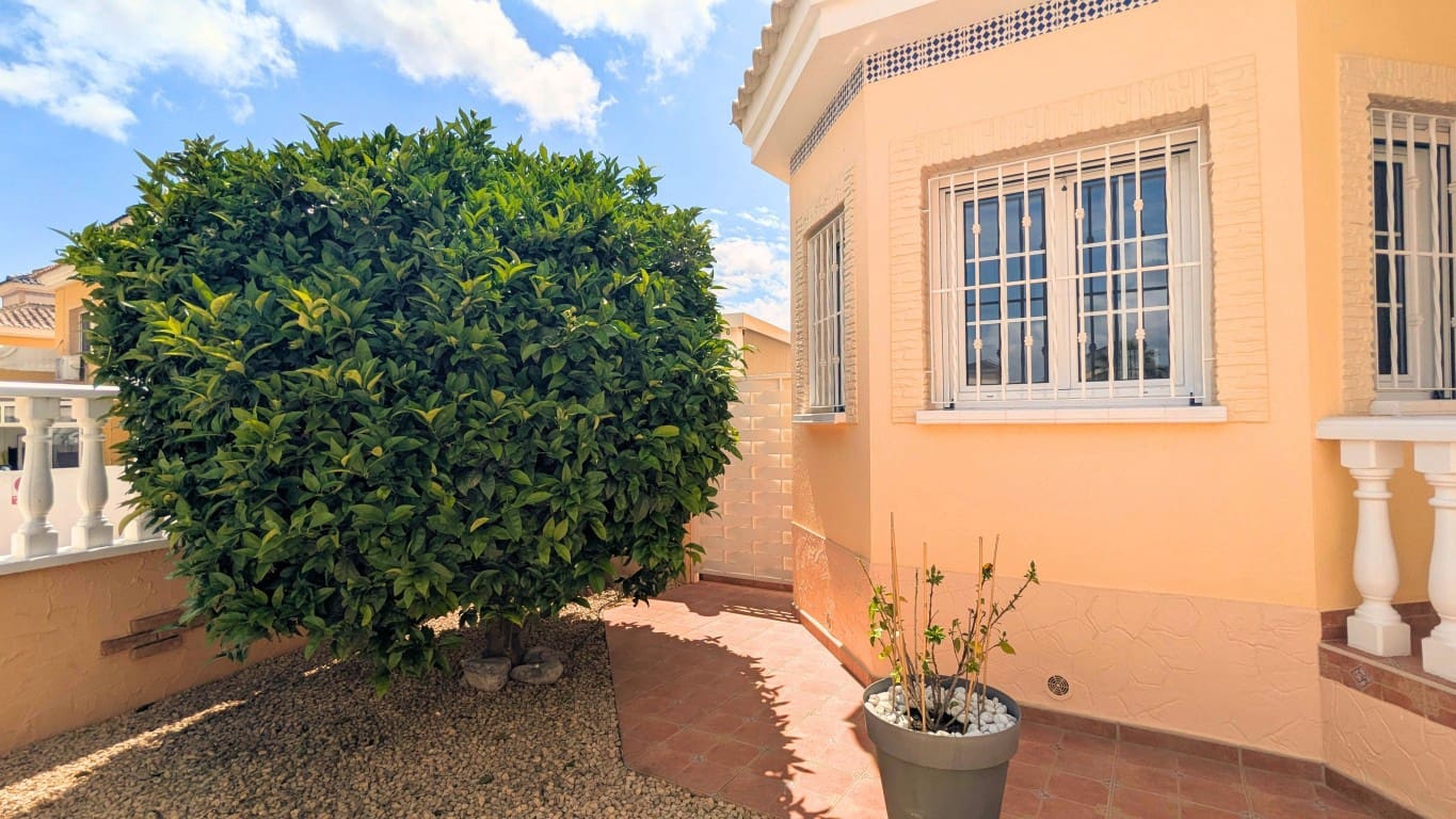 3 bedroom Villa for sale in Lo Crispin with pool garage - € 294,000 (Ref: 9935231)
