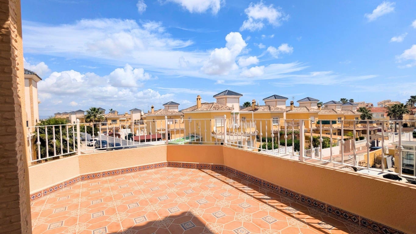3 bedroom Villa for sale in Lo Crispin with pool garage - € 294,000 (Ref: 9935231)