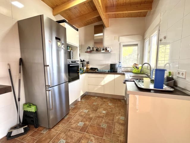 Chalet de 3 habitaciones en L'Olleria en venta con piscina - 295.000 € (Ref: 10000868)