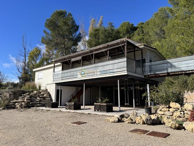 Chalet de 3 habitaciones en L'Olleria en venta con piscina - 295.000 € (Ref: 10000868)