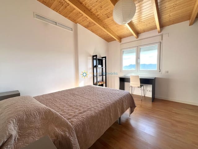 Chalet de 3 habitaciones en L'Olleria en venta con piscina - 295.000 € (Ref: 10000868)