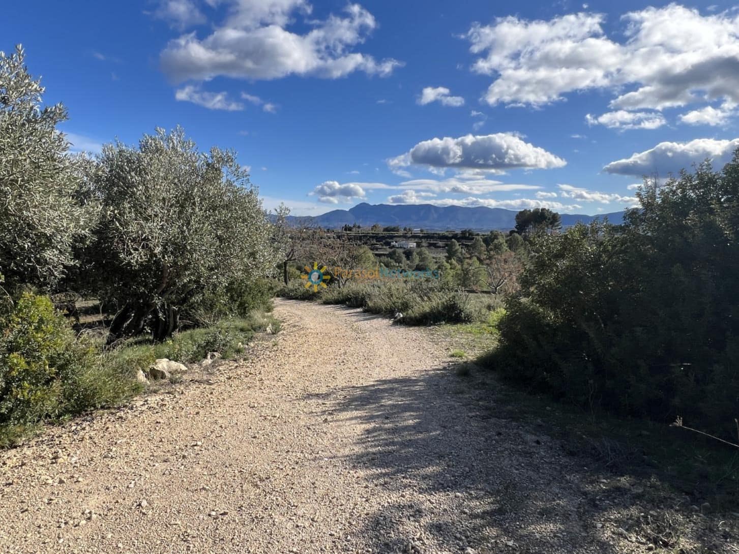 Chalet de 3 habitaciones en L'Olleria en venta con piscina - 295.000 € (Ref: 10000868)