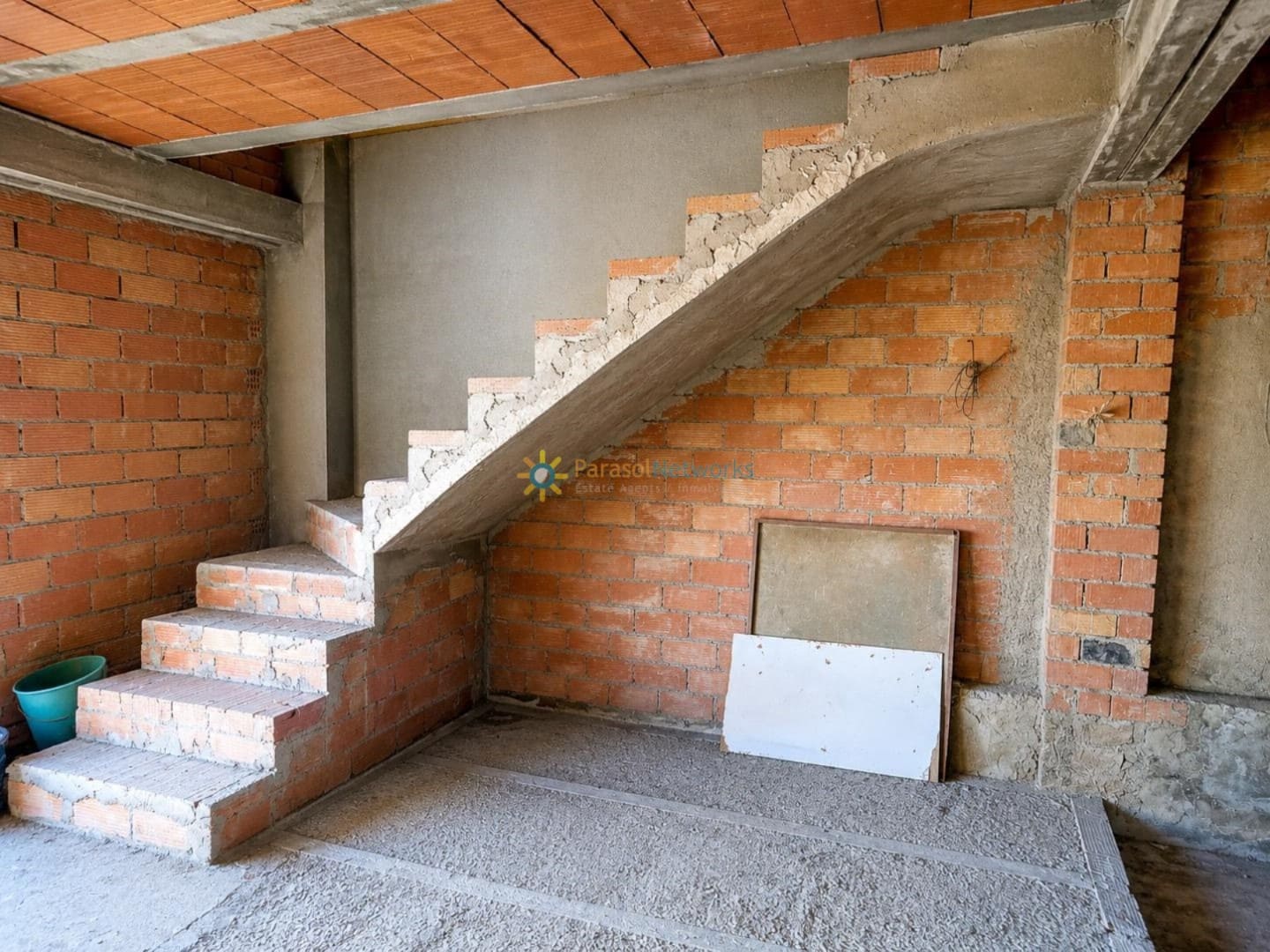 5 soverom Hus til salgs i Llutxent - € 65 000 (Ref: 10001034)
