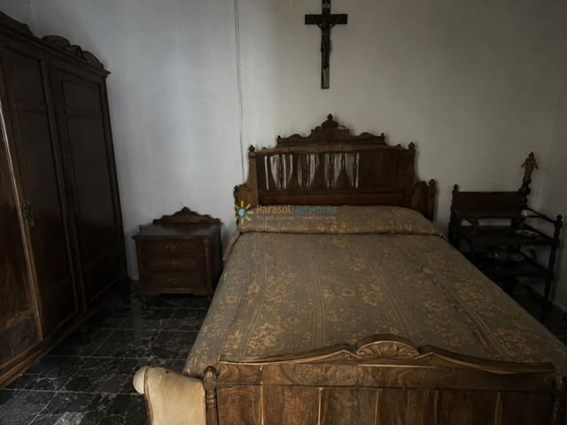 5 slaapkamer Huis te koop in Llutxent - € 65.000 (Ref: 10001034)