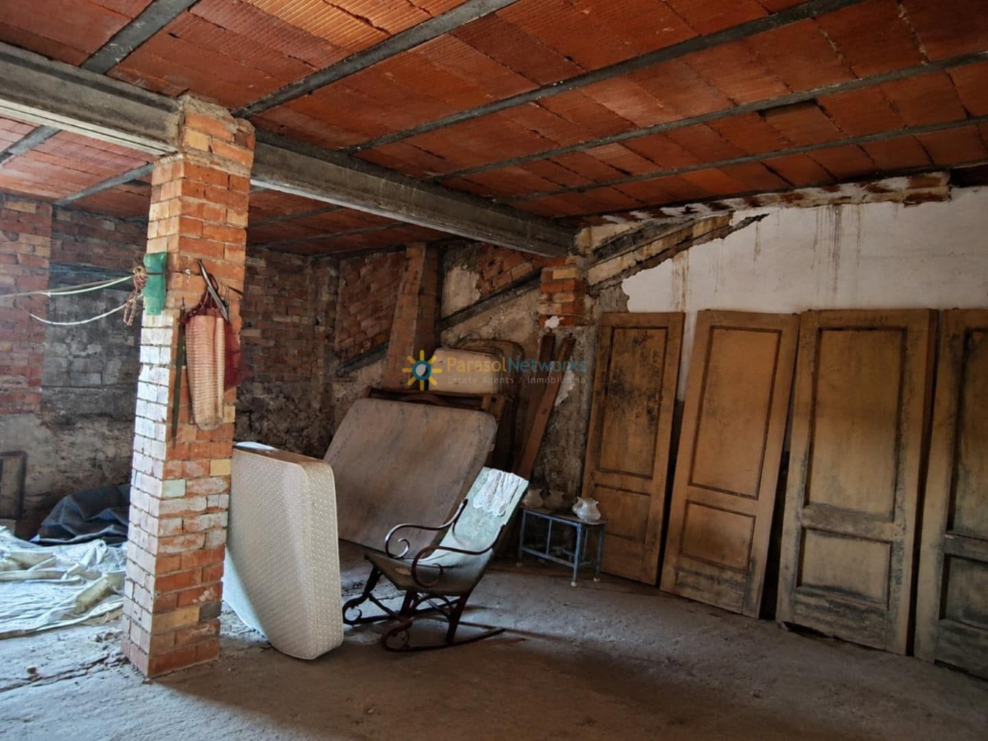 5 soverom Hus til salgs i Llutxent - € 65 000 (Ref: 10001034)