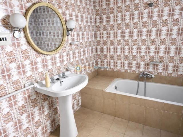 5 slaapkamer Huis te koop in Llutxent - € 65.000 (Ref: 10001034)