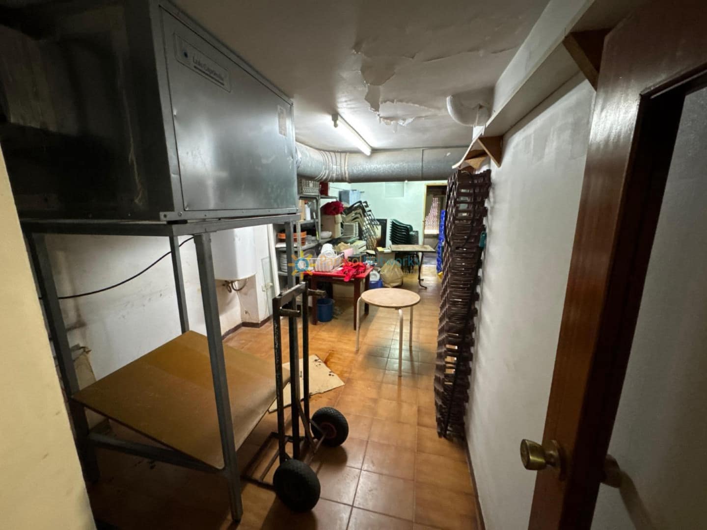 Commercial for sale in Piles - € 330,000 (Ref: 10001301)