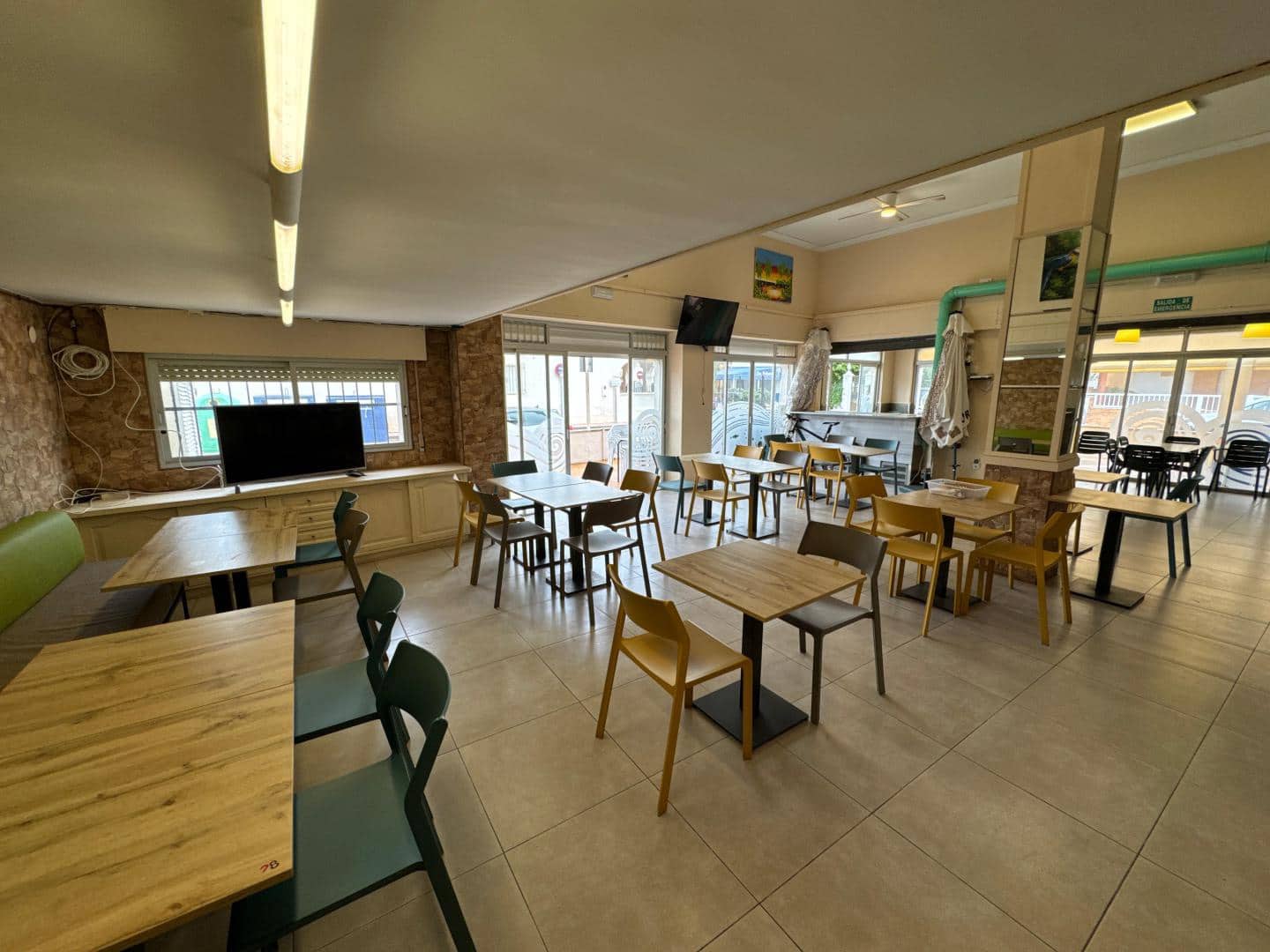 Commercial for sale in Piles - € 330,000 (Ref: 10001301)