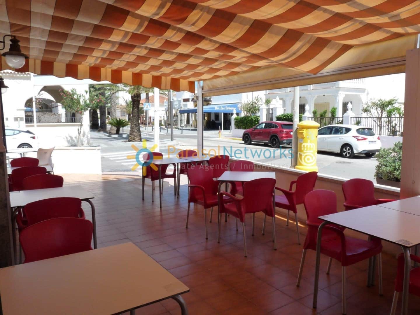 Commercial for sale in Piles - € 330,000 (Ref: 10001301)