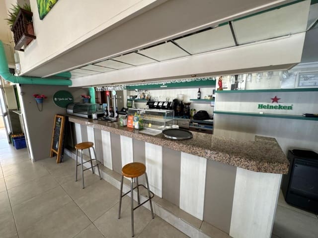 Commercial for sale in Piles - € 330,000 (Ref: 10001301)