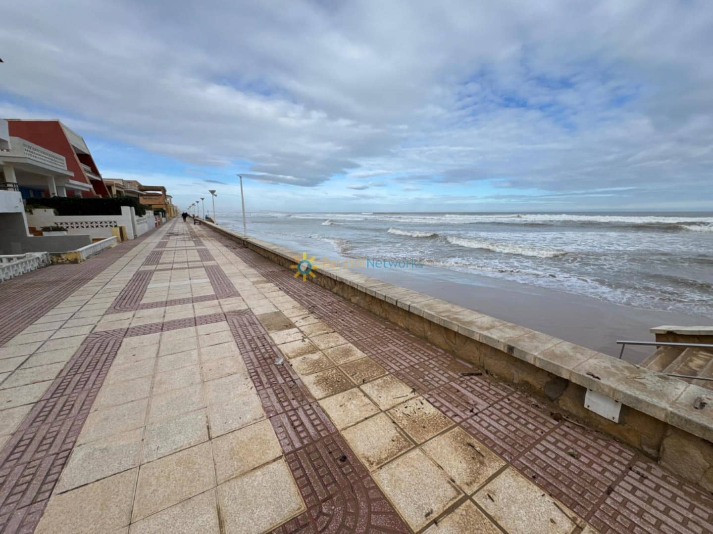 Commercial for sale in Piles - € 330,000 (Ref: 10001301)