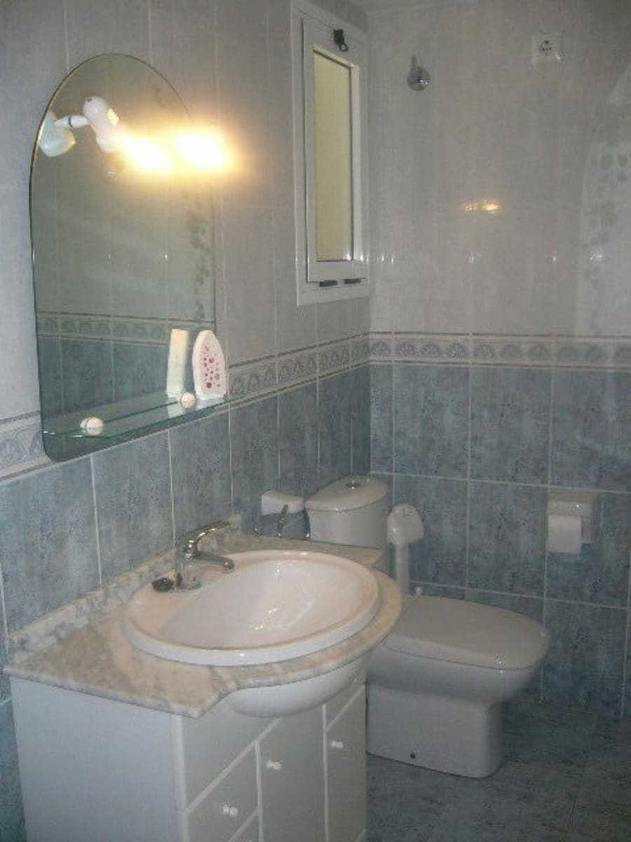 2 Zimmer Apartment zu vermieten in Denia mit Pool Garage - 700 € (Ref: 10002400)