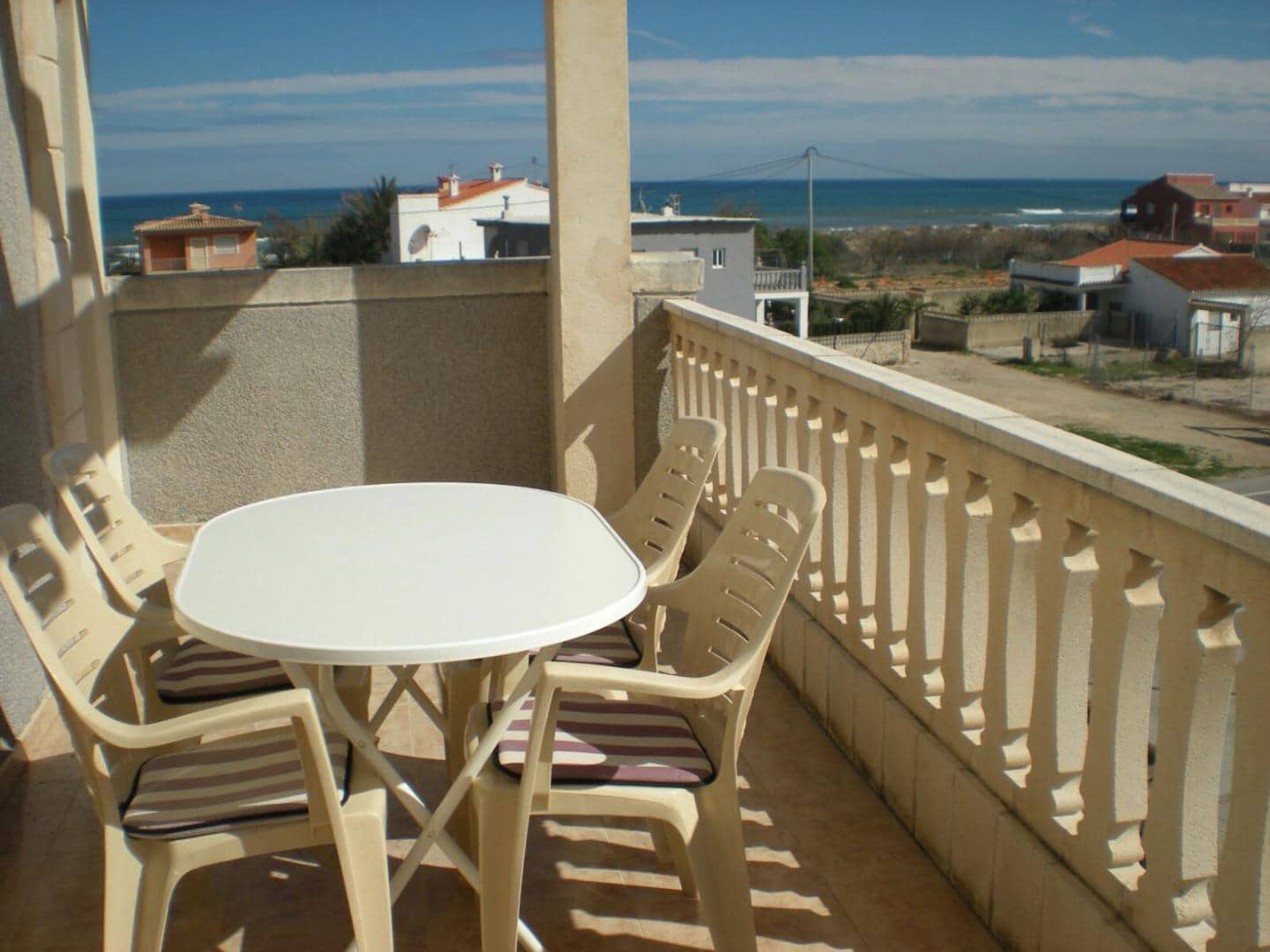 2 Zimmer Apartment zu vermieten in Denia mit Pool Garage - 700 € (Ref: 10002400)