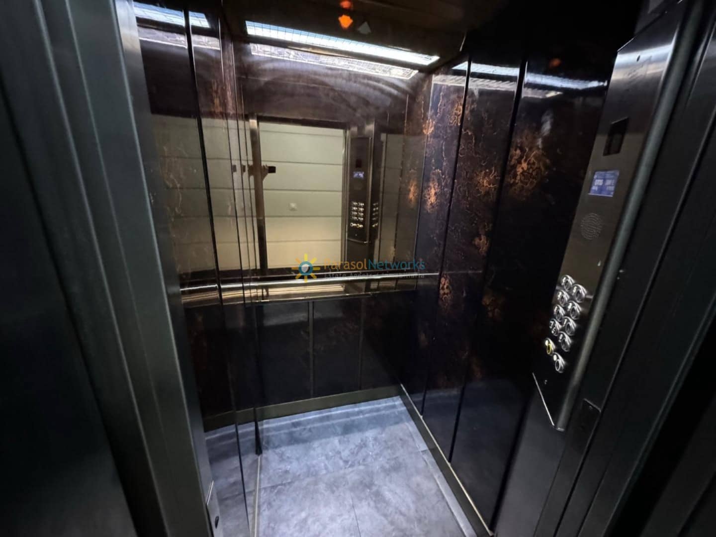 8 sovrum Kommersiell till salu i Oliva - 175 000 € (Ref: 10004693)